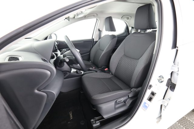 TOYOTA Yaris usata 2