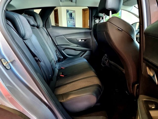 PEUGEOT 3008 usata, con USB