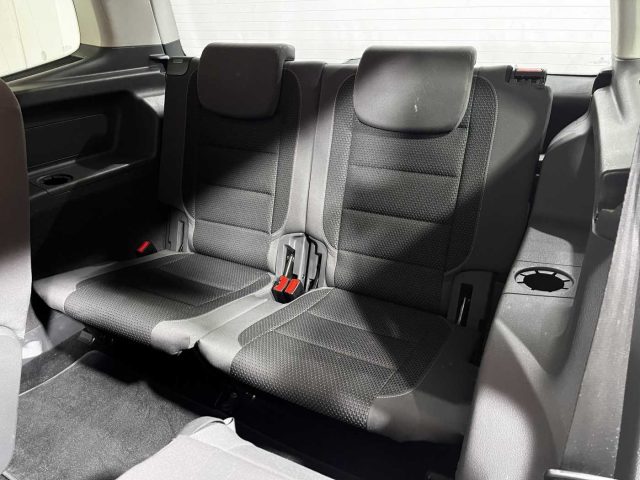 VOLKSWAGEN Touran usata 21