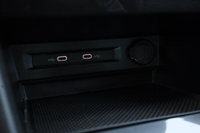 VOLKSWAGEN Tiguan usata, con USB