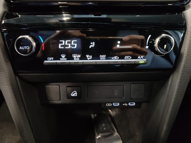 TOYOTA Yaris Cross usata, con Controllo automatico clima