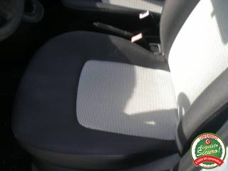 HYUNDAI i10 usata, con Autoradio