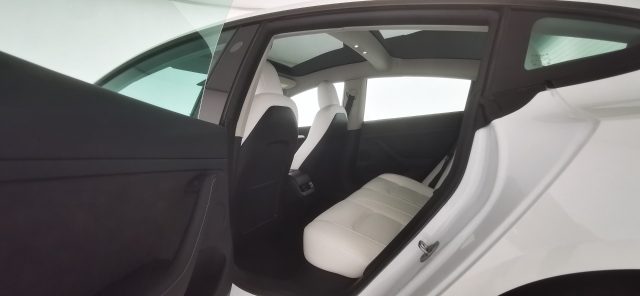 TESLA Model 3 usata, con Autoradio digitale