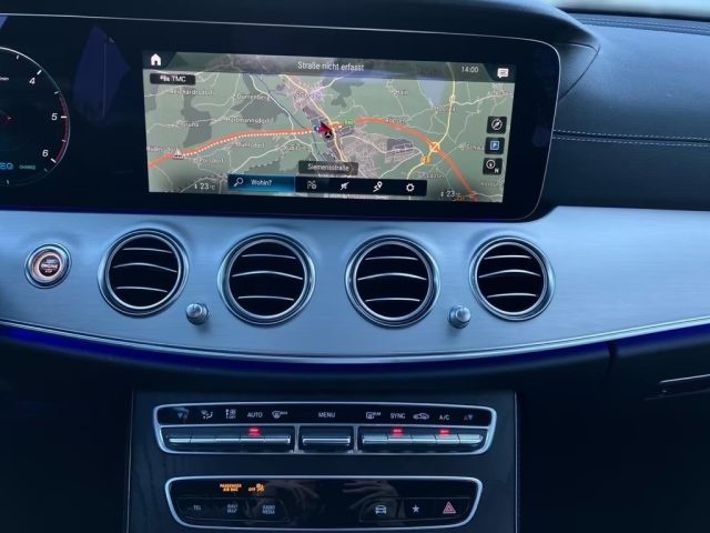 MERCEDES-BENZ E 220 usata, con Cruise Control