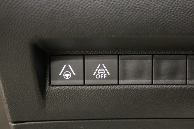 PEUGEOT 2008 usata, con Head-up display