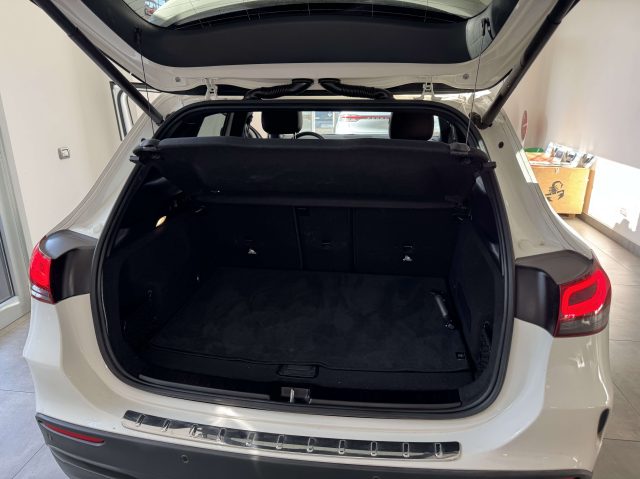 MERCEDES-BENZ GLA 200 usata, con Controllo automatico clima