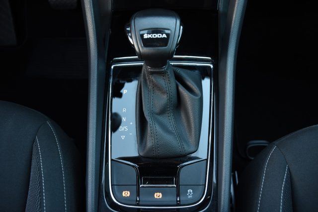 SKODA Karoq usata, con Park Distance Control