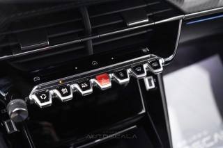 PEUGEOT 2008 usata, con Sensore di pioggia