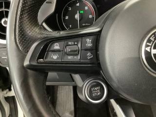 ALFA ROMEO Stelvio usata, con Autoradio digitale