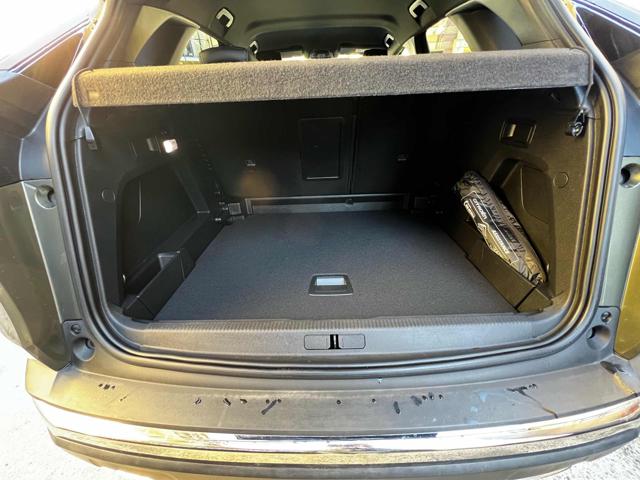 PEUGEOT 3008 usata, con Sistema di navigazione