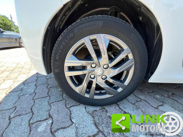 PEUGEOT 208 usata, con Sedile posteriore sdoppiato