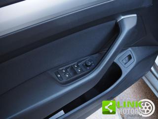 VOLKSWAGEN Passat Variant usata, con Sensori di parcheggio posteriori