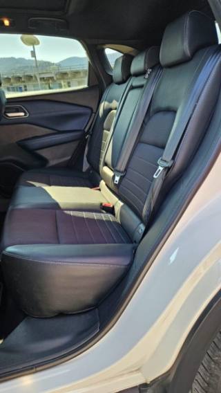 NISSAN Qashqai usata, con Fari LED