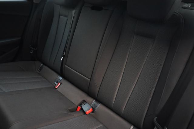 AUDI A4 usata, con Leve al volante
