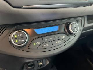 TOYOTA Yaris usata, con Specchietti laterali elettrici