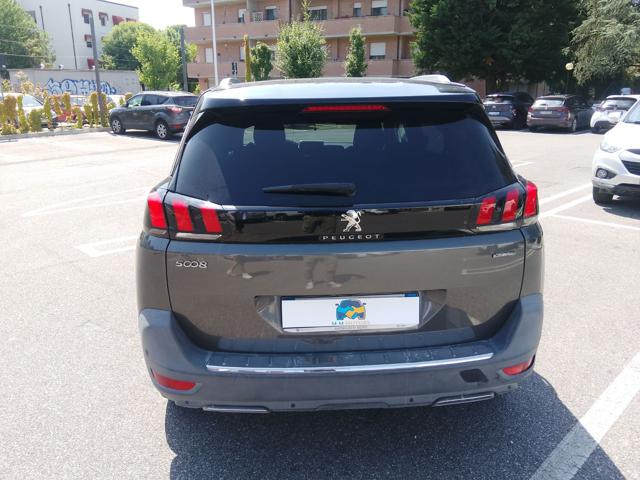 PEUGEOT 5008 usata, con Autoradio