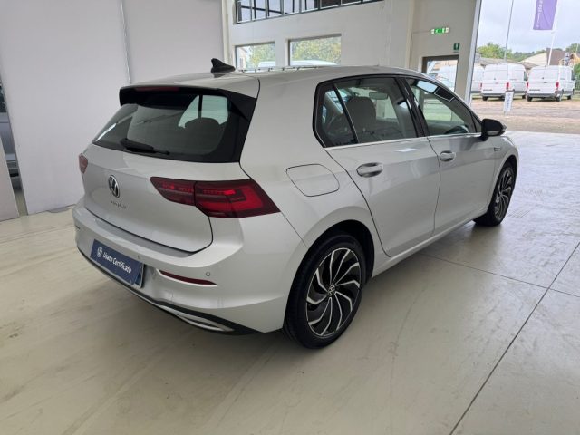VOLKSWAGEN Golf usata, con Autoradio