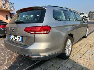 VOLKSWAGEN Passat Variant usata, con Airbag laterali