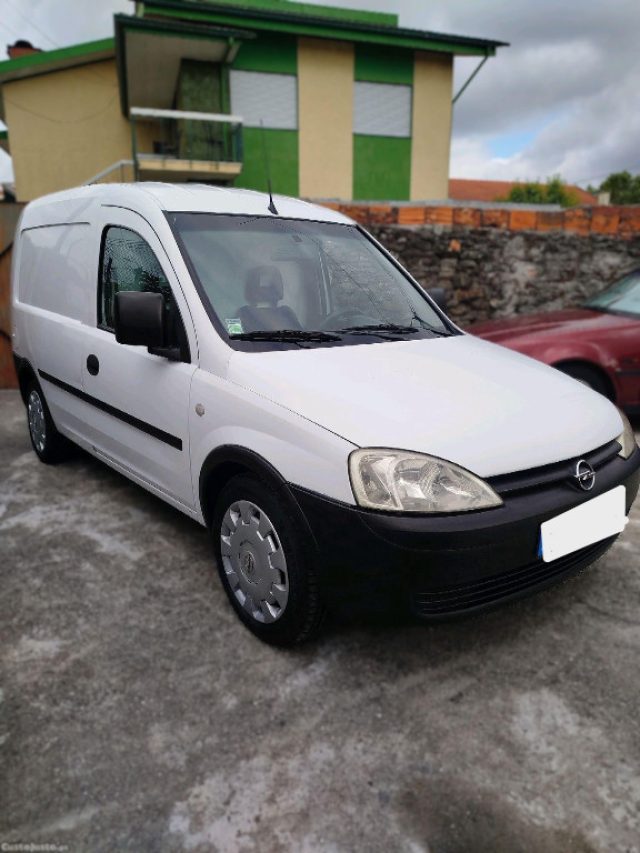 OPEL Combo usata, con Controllo automatico clima