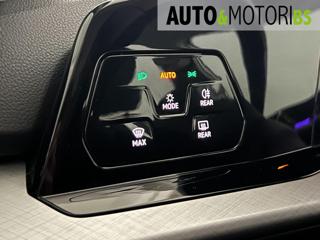 VOLKSWAGEN Golf usata, con USB