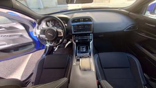JAGUAR XE usata, con Volante multifunzione