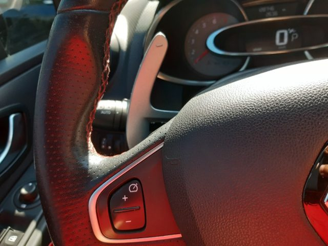 RENAULT Clio usata, con Volante in pelle