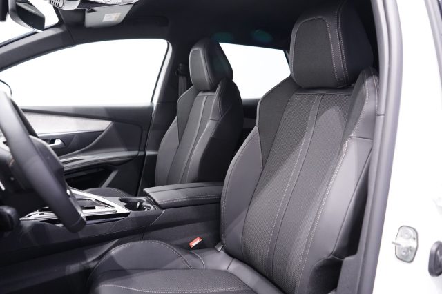 PEUGEOT 3008 usata, con USB