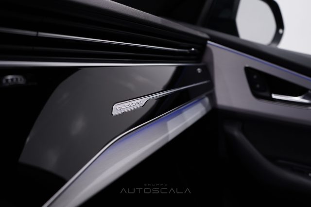 AUDI Q8 usata, con Sensori di parcheggio posteriori