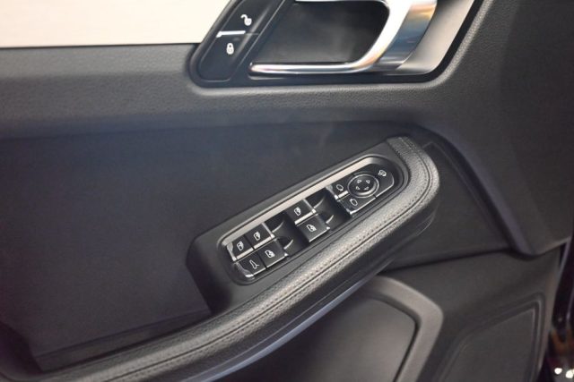 PORSCHE Macan usata 41