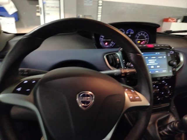LANCIA Ypsilon usata 28
