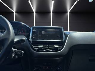 PEUGEOT 208 usata, con Sedile posteriore sdoppiato