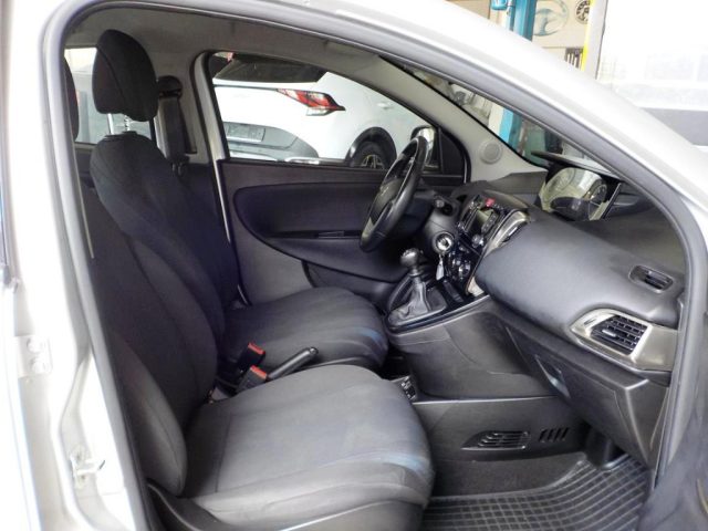 LANCIA Ypsilon usata 32