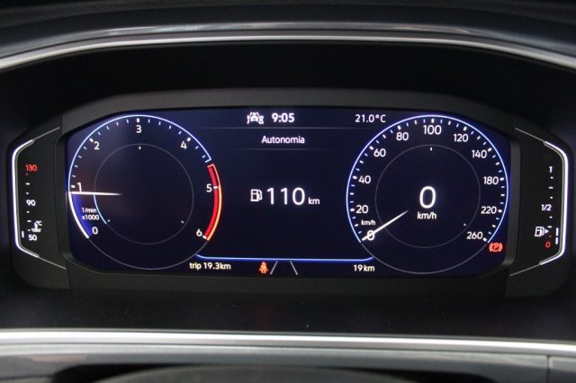 VOLKSWAGEN T-Roc usata, con USB