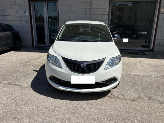 LANCIA Ypsilon usata, con Autoradio