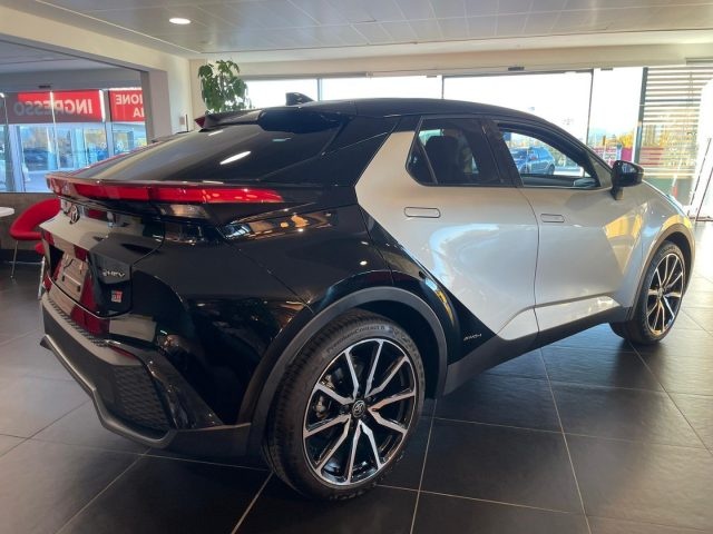TOYOTA C-HR usata, con Airbag laterali