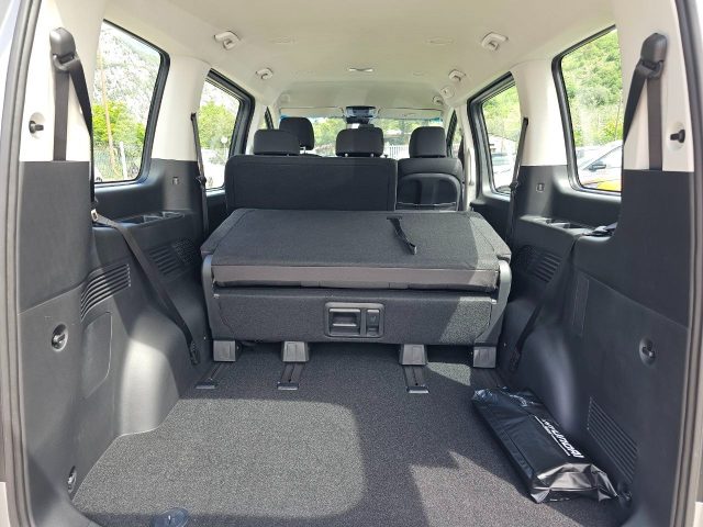 HYUNDAI Staria usata, con Servosterzo