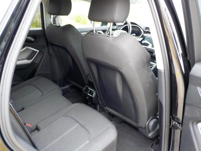 AUDI Q3 usata, con Sensori di parcheggio anteriori