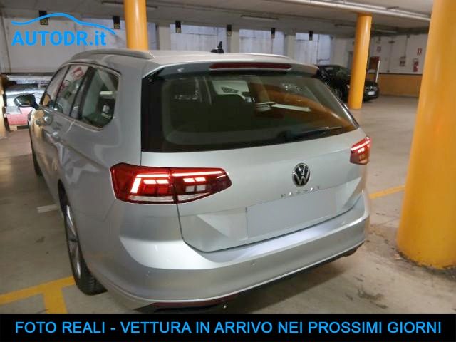 VOLKSWAGEN Passat Variant usata, con Airbag laterali