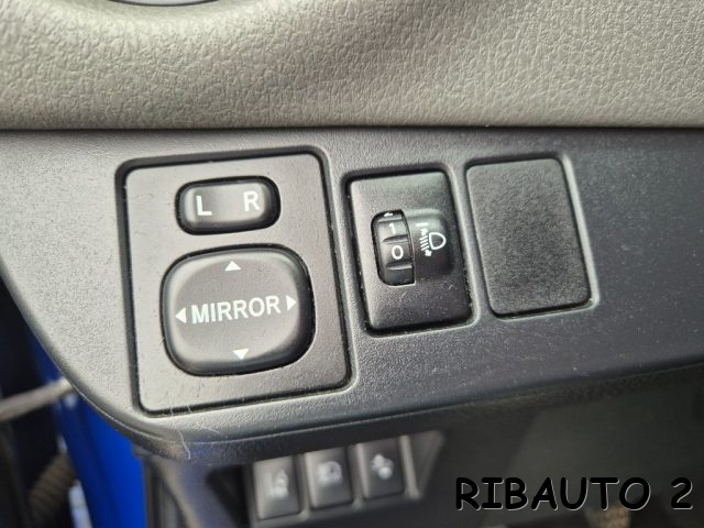 TOYOTA Yaris usata, con ESP