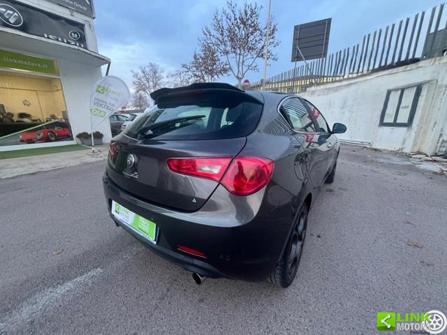 ALFA ROMEO Giulietta usata, con Autoradio