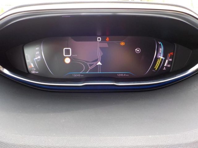 PEUGEOT 3008 usata, con Leve al volante