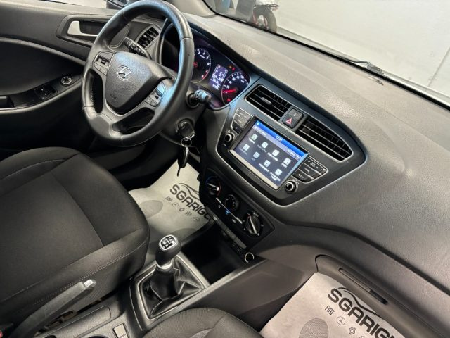 HYUNDAI i20 usata, con Sistema di navigazione