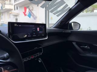 PEUGEOT 2008 usata, con Autoradio digitale