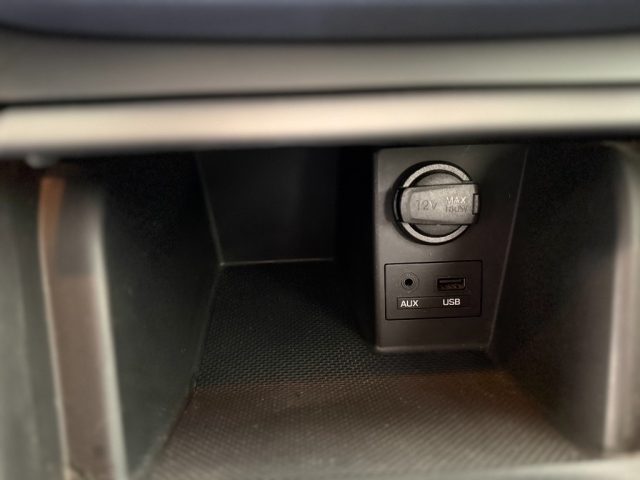 HYUNDAI i10 usata, con Volante in pelle