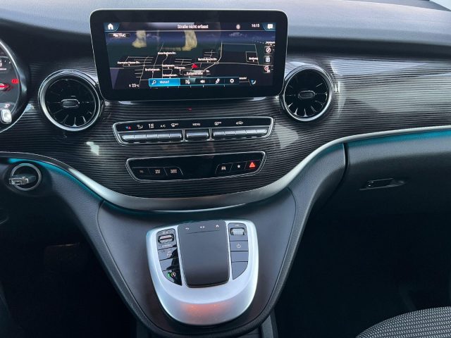 MERCEDES-BENZ V 220 usata, con Interni in pelle