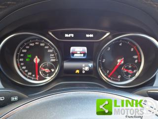 MERCEDES-BENZ CLA 200 usata, con Sedile posteriore sdoppiato