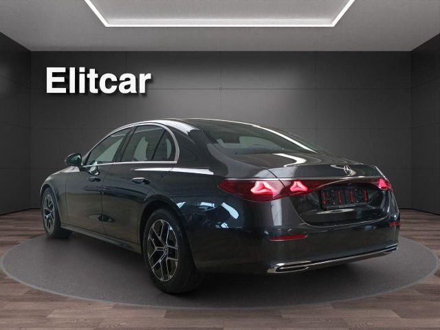 MERCEDES-BENZ E 220 usata, con Cerchi in lega