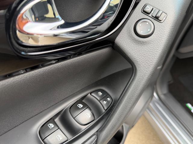 NISSAN Qashqai usata, con Monitoraggio pressione pneumatici