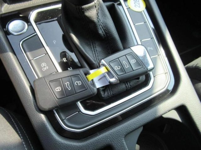 VOLKSWAGEN Passat usata, con Alzacristalli elettrici