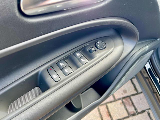 JEEP Avenger usata, con Autoradio digitale
